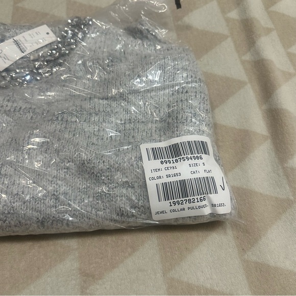 J crew Embellished pullover sweater Light Grey Silver Metal - Picture 5 of 5